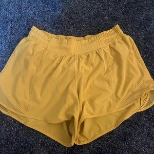 Lulu yellow hotty hot shorts 2.5” size 6T